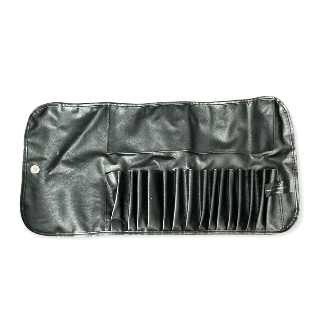 FREE WITH ANY PURCHASE OVER $35: Travel make-up brush holder